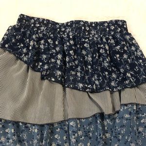 Layered pattern skirt